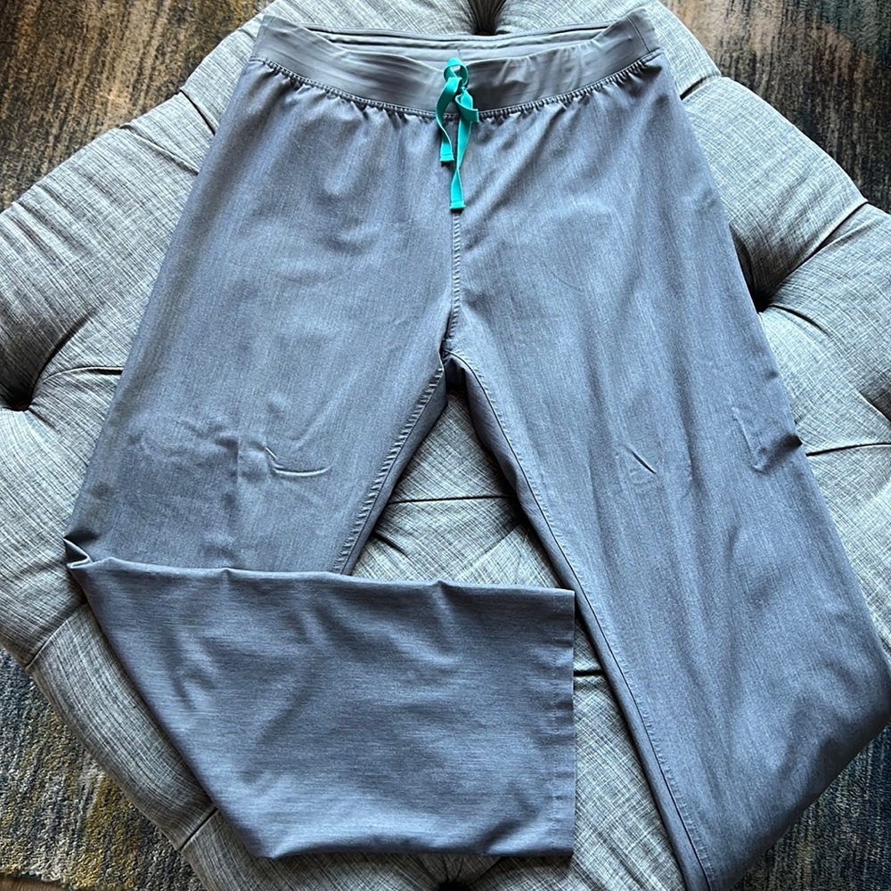 Graphite Livingston Figs scrub pants (L/Tall)